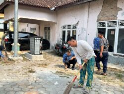 Lurah Kertasari Terjun Langsung dan Pimpin Kegiatan Jumat Bersih (Jumsih)
