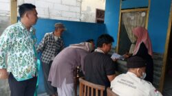 Lurah Kertasari Dampingi PSM, Ketua Rt, dan RW Dalam Pendistribusian BLTS.